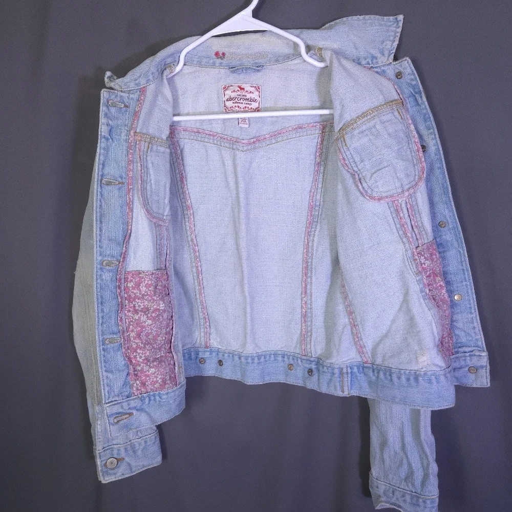 Abercrombie & Fitch Jean‎ Jacket Junior Girl Size XL Light Wash Distressed
